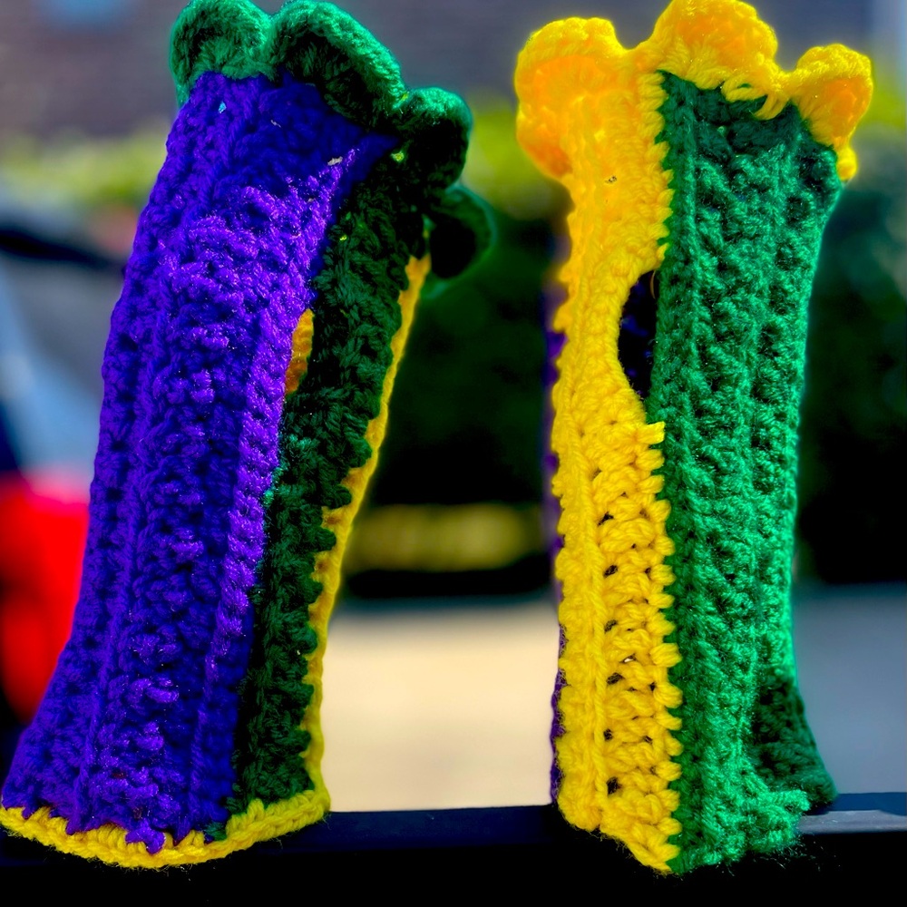 OS Mardi Gras hand crocheted texting gloves!